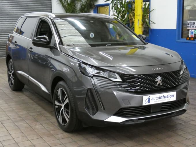 2025 Peugeot 5008