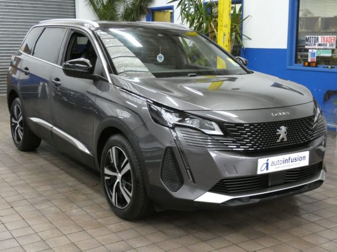 2025 Peugeot 5008