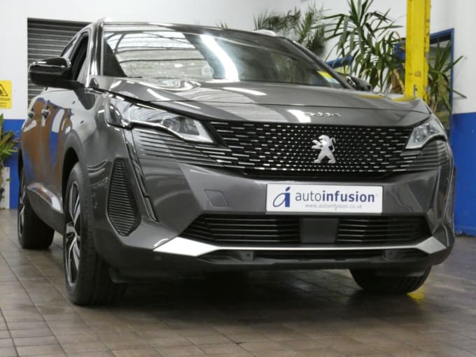 2025 Peugeot 5008