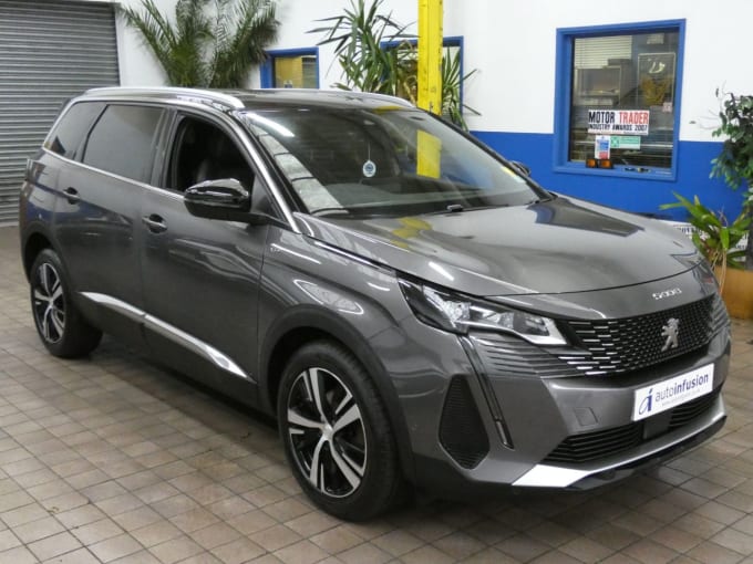 2025 Peugeot 5008