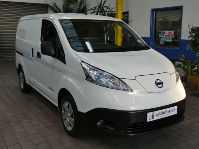 2025 Nissan E-nv200