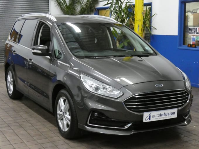 2025 Ford Galaxy