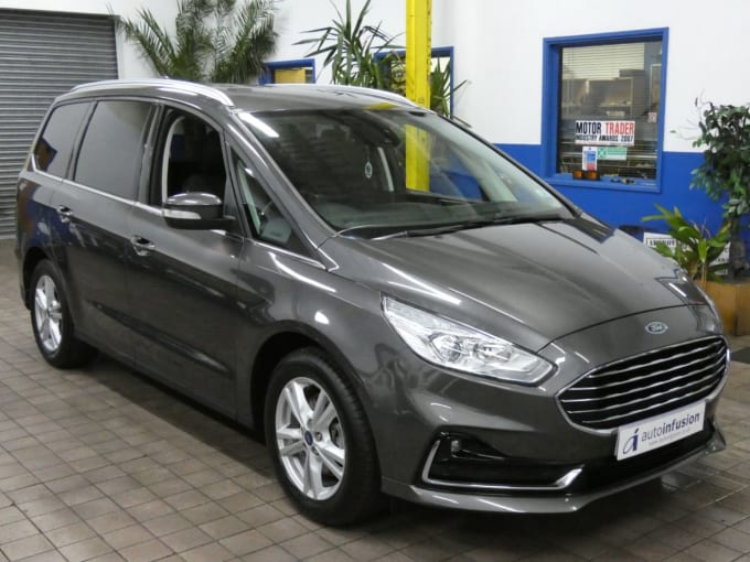 2025 Ford Galaxy