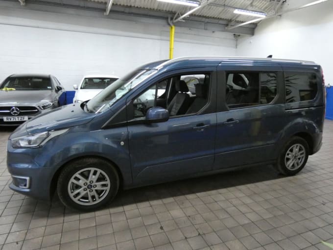 2025 Ford Grand Tourneo Connect