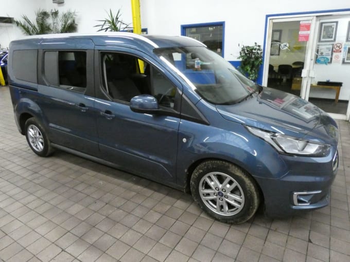 2025 Ford Grand Tourneo Connect