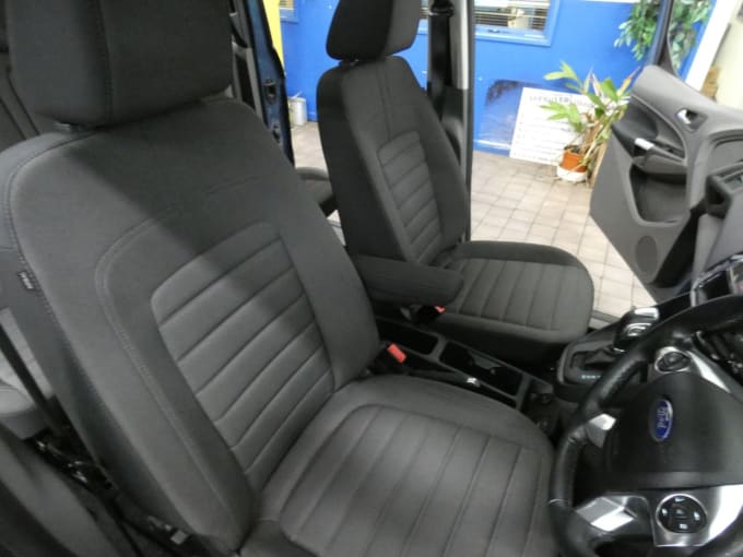 2025 Ford Grand Tourneo Connect