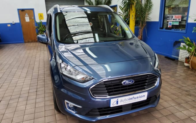 2025 Ford Grand Tourneo Connect