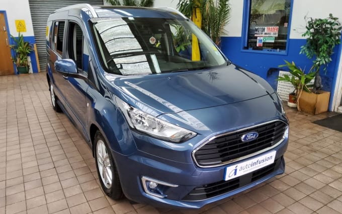 2025 Ford Grand Tourneo Connect