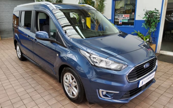 2025 Ford Grand Tourneo Connect