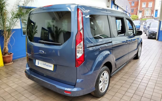 2025 Ford Grand Tourneo Connect