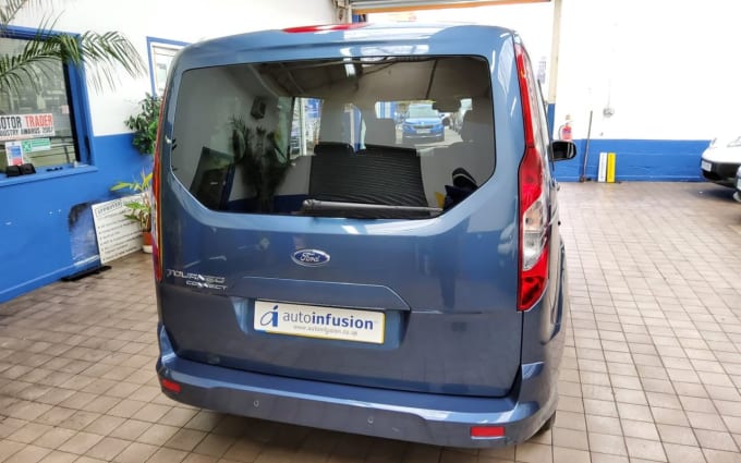 2025 Ford Grand Tourneo Connect