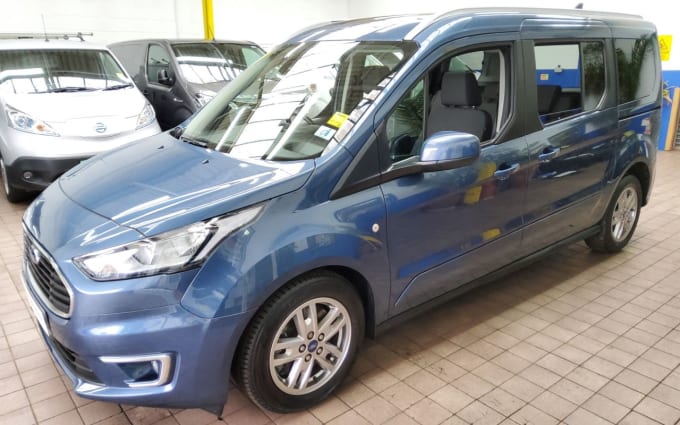 2025 Ford Grand Tourneo Connect