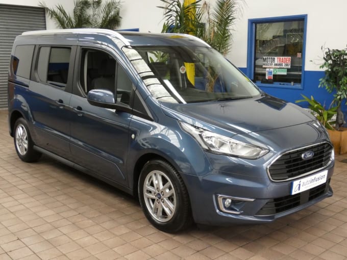 2025 Ford Grand Tourneo Connect