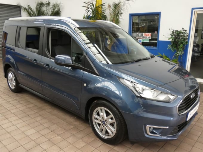 2025 Ford Grand Tourneo Connect