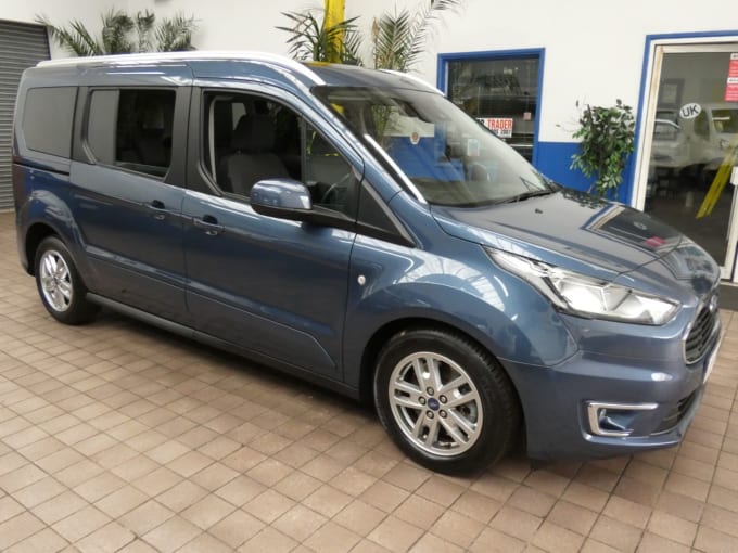 2025 Ford Grand Tourneo Connect