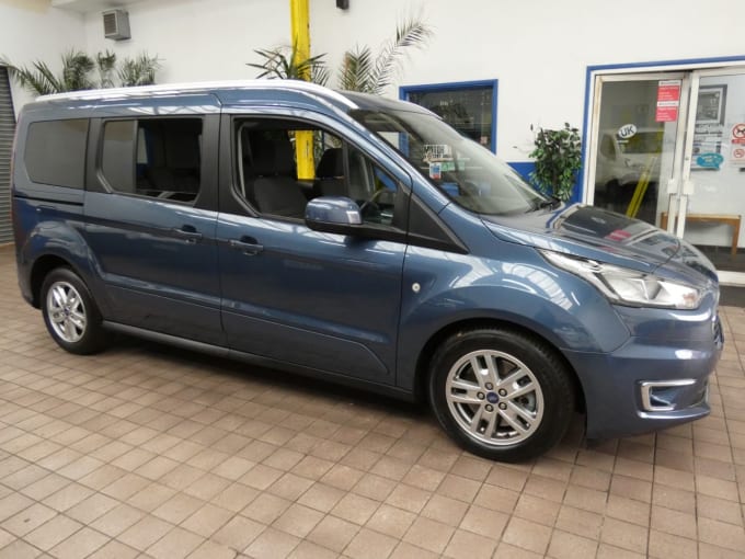 2025 Ford Grand Tourneo Connect