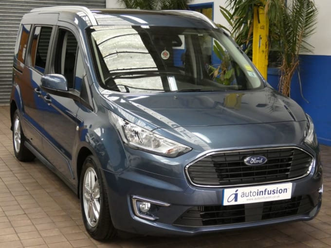 2025 Ford Grand Tourneo Connect