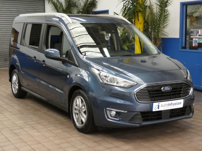 2025 Ford Grand Tourneo Connect