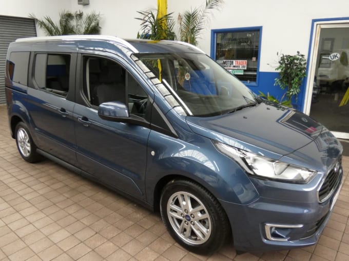 2025 Ford Grand Tourneo Connect