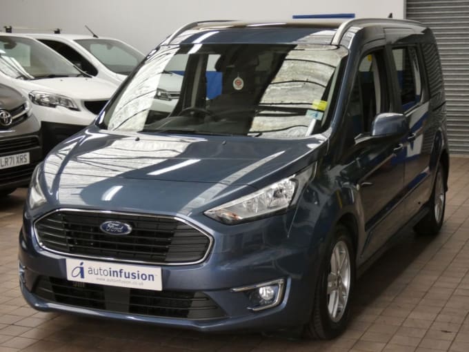 2025 Ford Grand Tourneo Connect