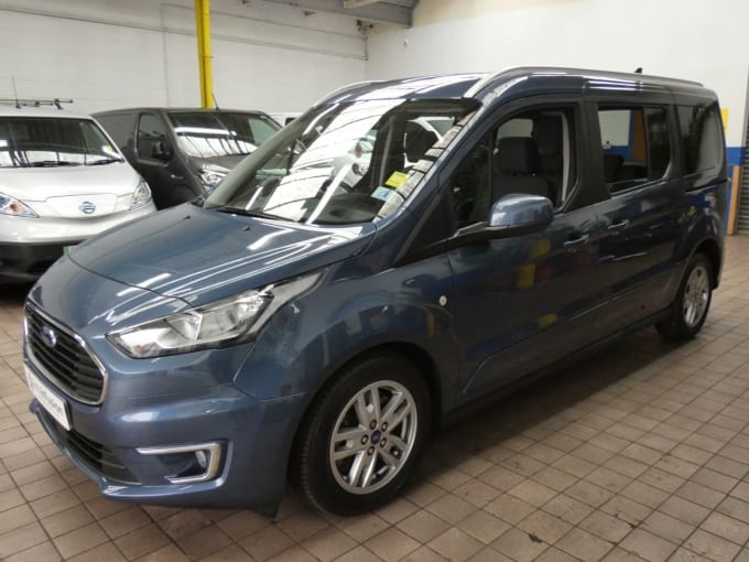 2025 Ford Grand Tourneo Connect