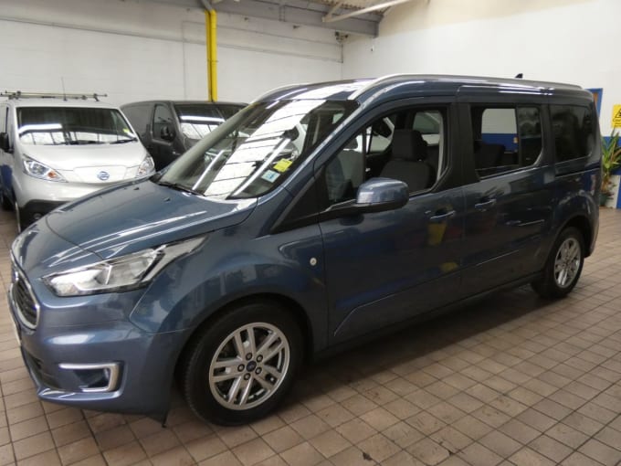 2025 Ford Grand Tourneo Connect