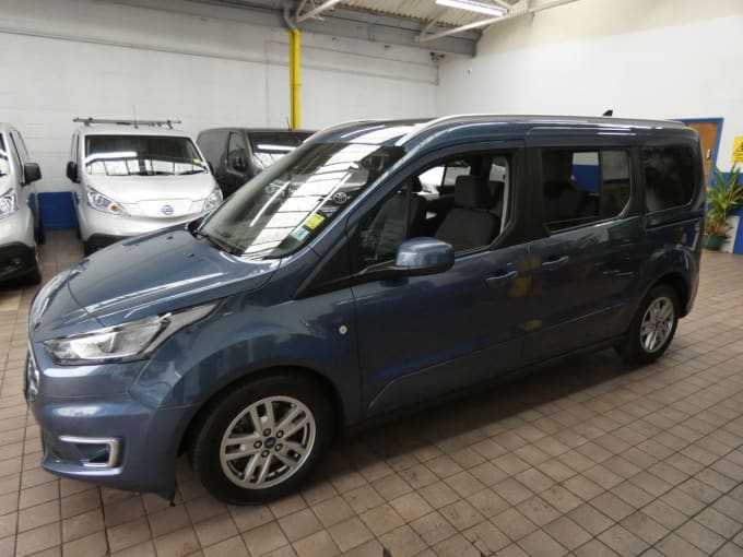 2025 Ford Grand Tourneo Connect