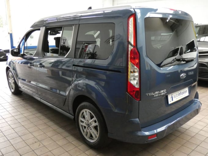 2025 Ford Grand Tourneo Connect