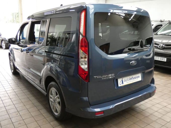 2025 Ford Grand Tourneo Connect