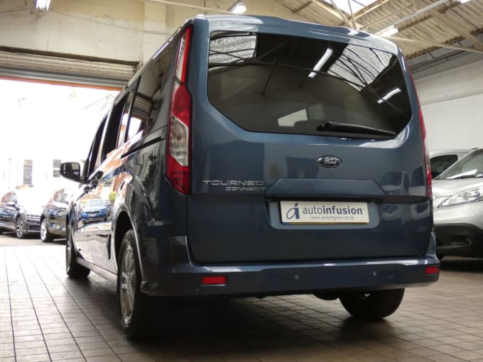 2025 Ford Grand Tourneo Connect