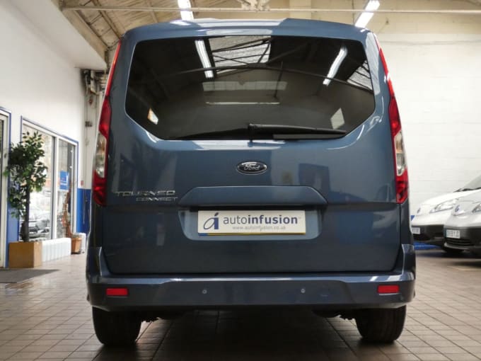 2025 Ford Grand Tourneo Connect