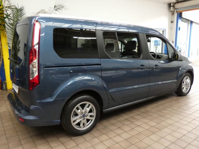 2025 Ford Grand Tourneo Connect