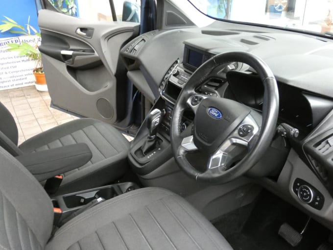 2025 Ford Grand Tourneo Connect