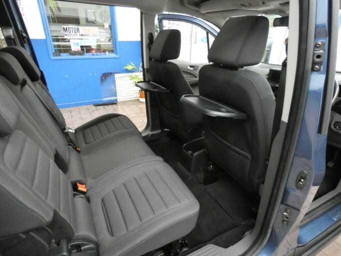 2025 Ford Grand Tourneo Connect