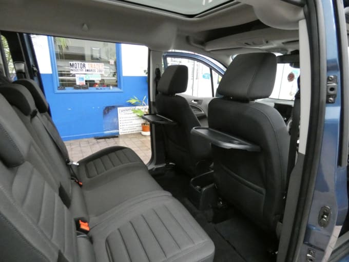 2025 Ford Grand Tourneo Connect