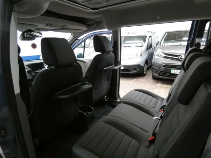 2025 Ford Grand Tourneo Connect