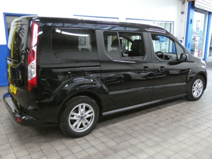 2025 Ford Grand Tourneo Connect