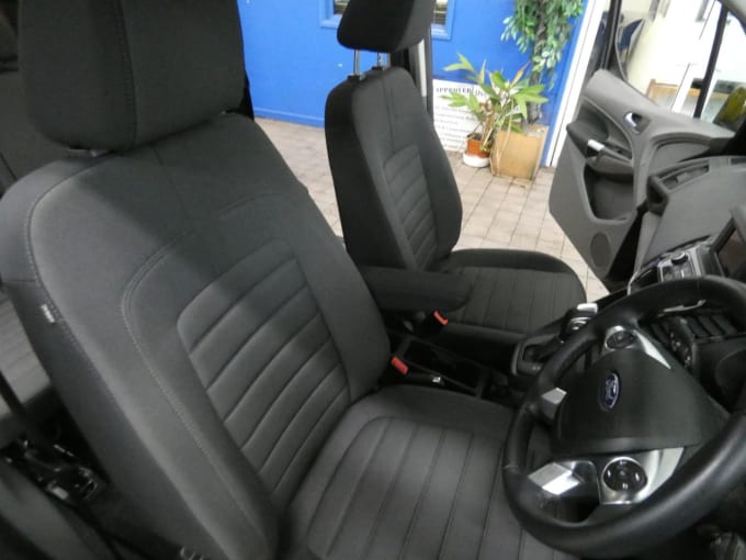 2025 Ford Grand Tourneo Connect