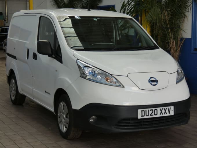 2025 Nissan E-nv200