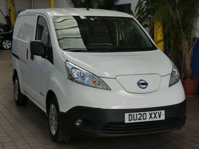 2025 Nissan E-nv200