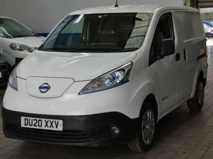 2025 Nissan E-nv200