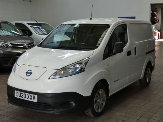 2025 Nissan E-nv200