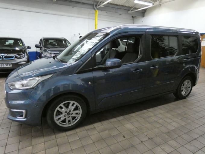 2025 Ford Grand Tourneo Connect