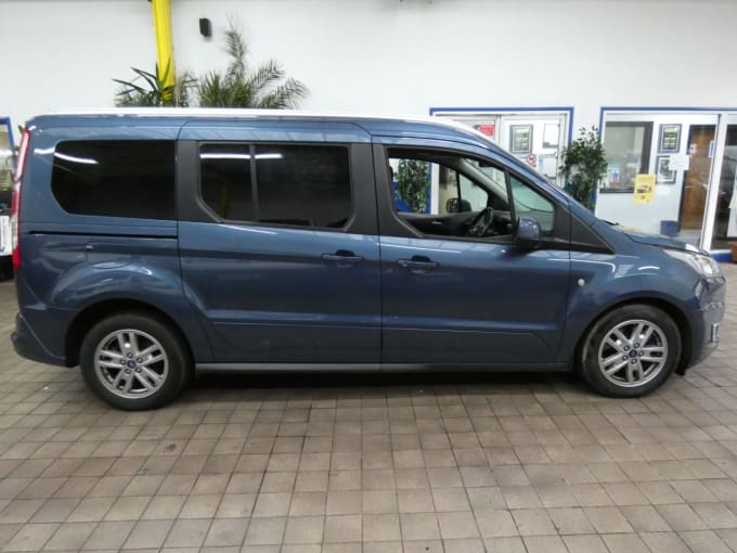 2025 Ford Grand Tourneo Connect