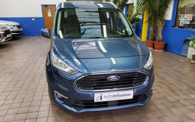 2025 Ford Grand Tourneo Connect