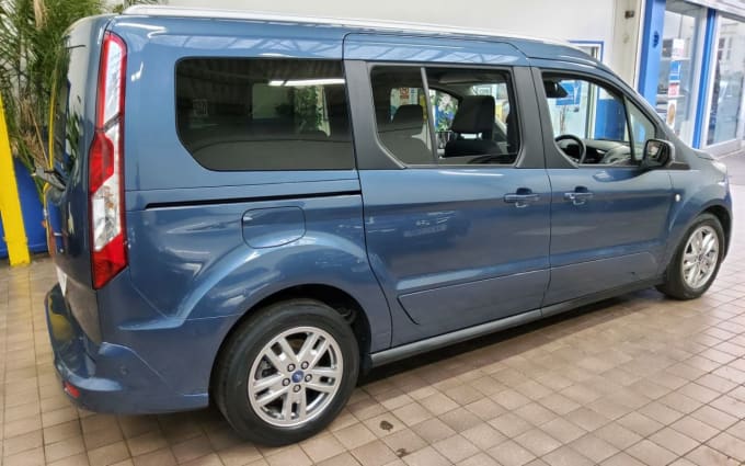 2025 Ford Grand Tourneo Connect