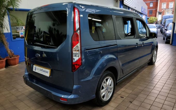 2025 Ford Grand Tourneo Connect