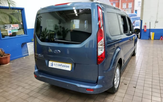 2025 Ford Grand Tourneo Connect