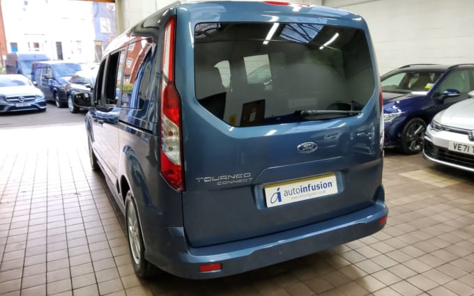 2025 Ford Grand Tourneo Connect