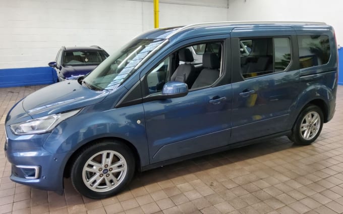 2025 Ford Grand Tourneo Connect